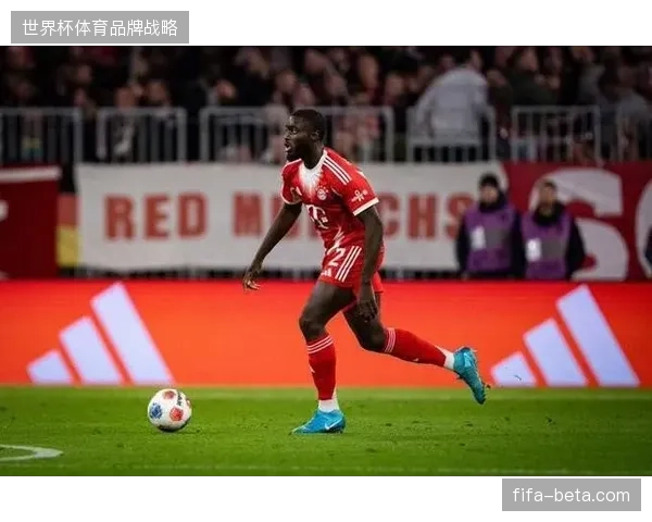世界杯小组赛将上演尖峰对决，姆巴佩与哈兰德的国家队境遇形成鲜明对比